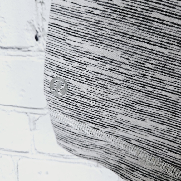 LULULEMON | Liberty tie up ruched yoga athletic high rise shorts - Picture 3 of 4